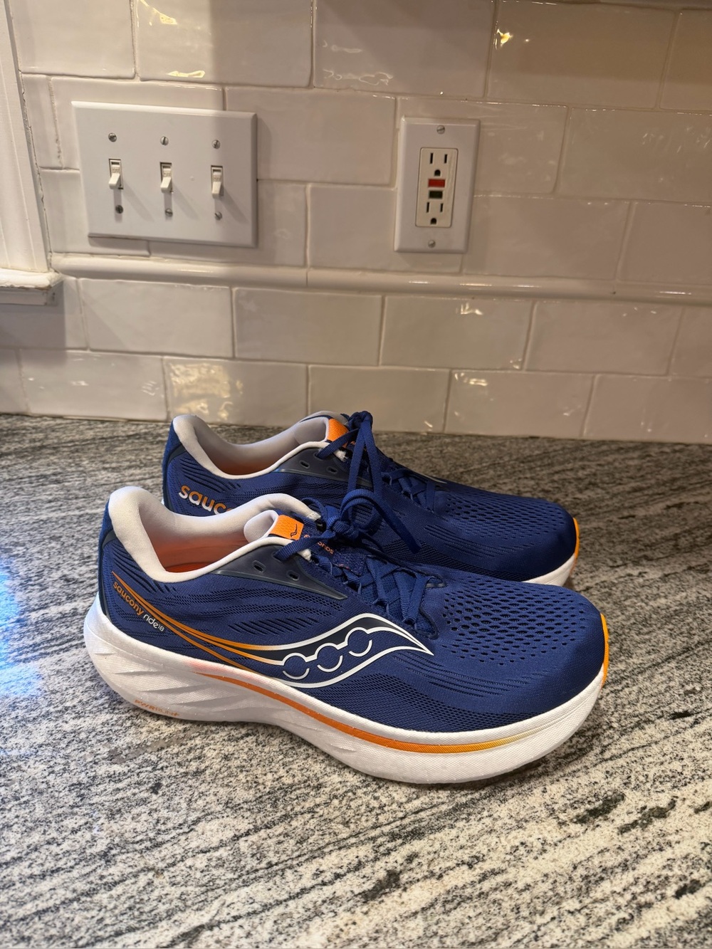 Men’s Saucony Ride 18 Size 10.5 Wide Width
